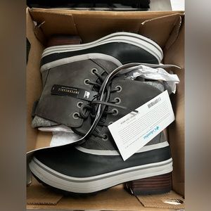 Sorel Slimpack waterproof boots, brand new in box, size 7